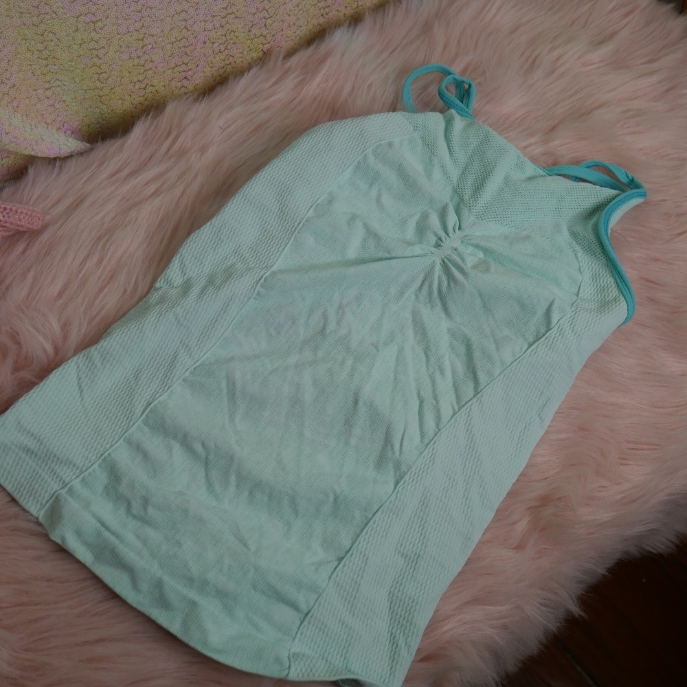 Zella Raerback athletic top with built in bra sz M